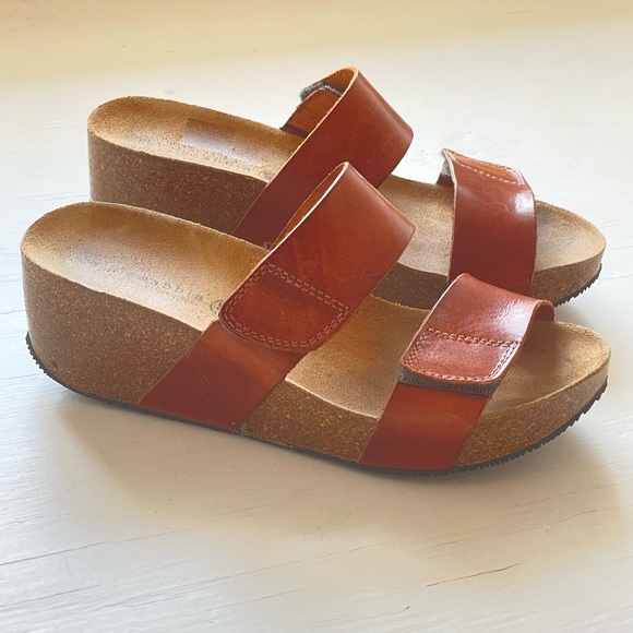 Eric Michael Shoes - Size 40- Women’s Lola Sabbia Cork Camel Leather Adjustable Strap Wedge Sandals